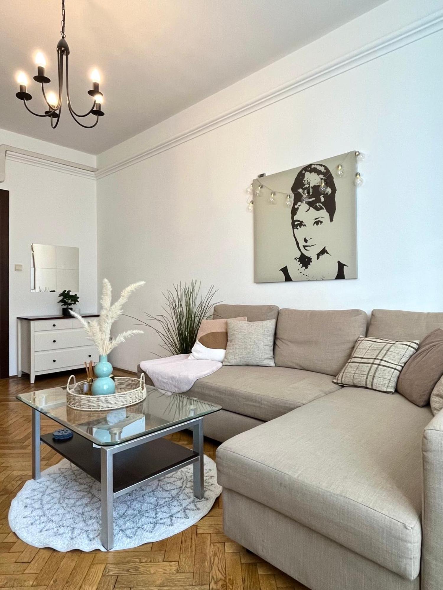 Apartment Audrey Hepburn Cathedral View Location Air Conditioned