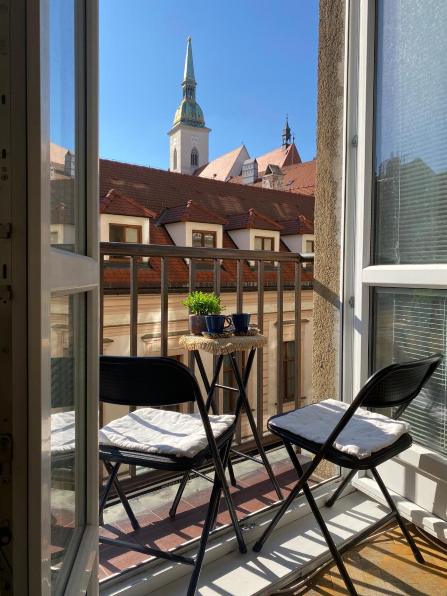 Audrey Hepburn Cathedral View Location Air Conditioned Apartment *